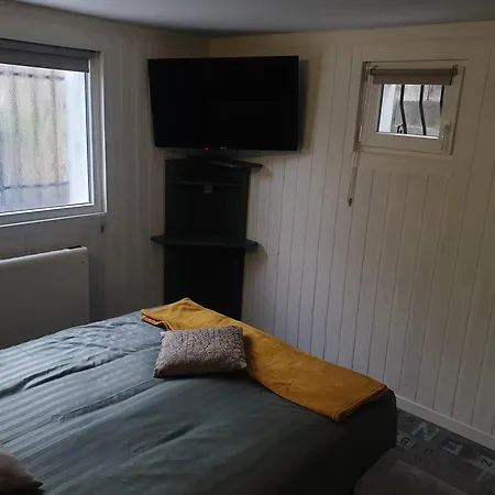 Au Pied De La Foret ! Guest house *