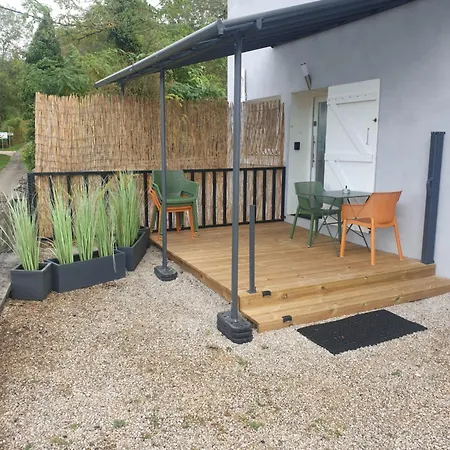 Au Pied De La Foret ! Guest house *